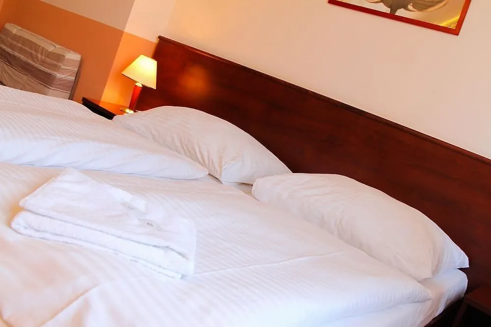 Hotel Inturprag 3*, Prag
