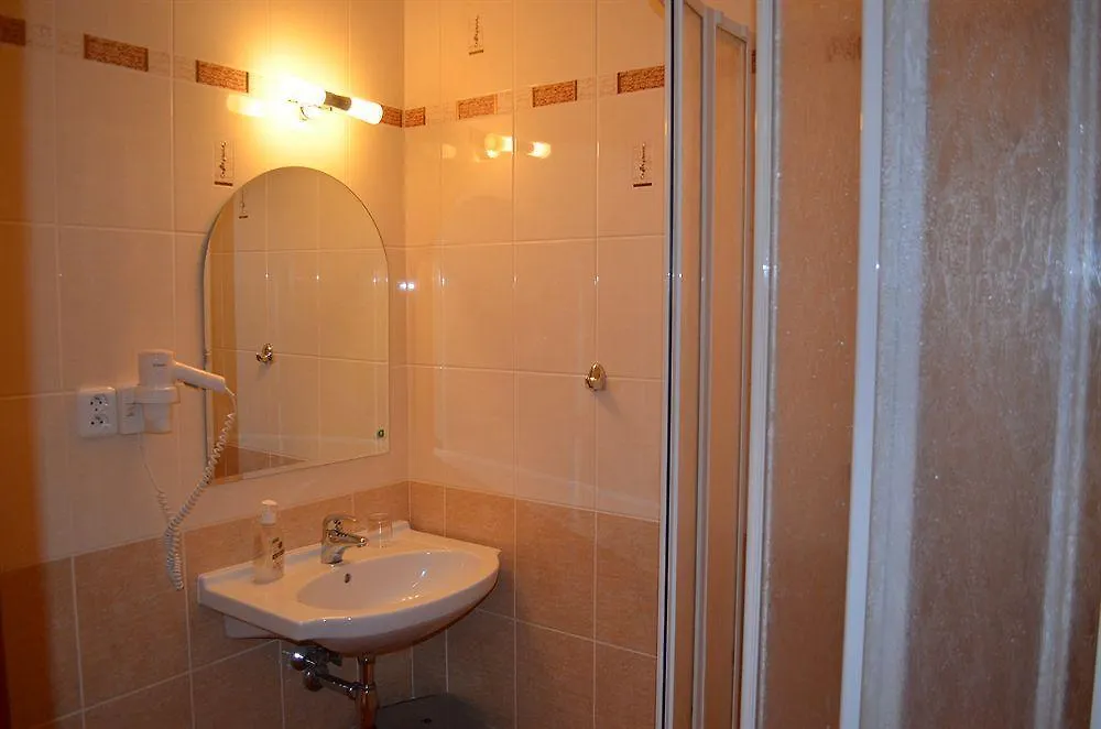 Hotel Inturprag 3*, Praga